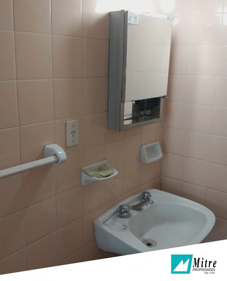 AMBIENTE AMPLIO DIVISIBLE CON COCINA SEPARADA Y BALCON
