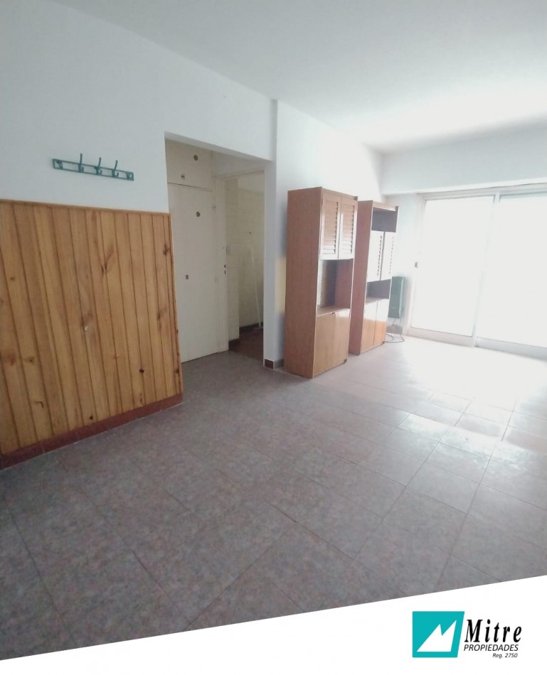 AMBIENTE AMPLIO DIVISIBLE CON COCINA SEPARADA Y BALCON