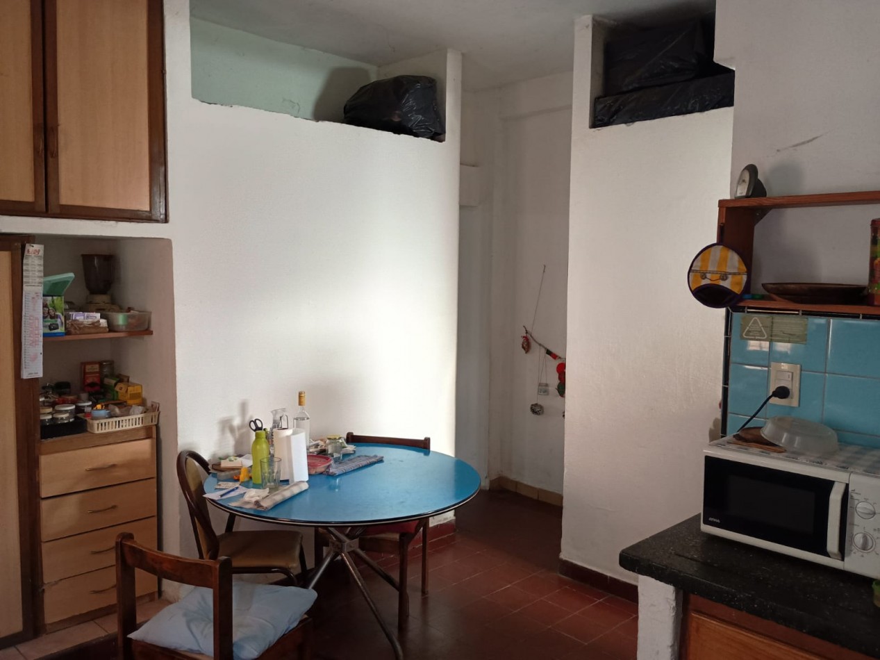CASA Y DEPARTAMENTO PARA DOS FAMILIAS - Zona R.S.Peña y M.Bravo