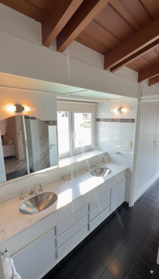 IMPORTANTE CHALET EN ZONA CONSTITUCION