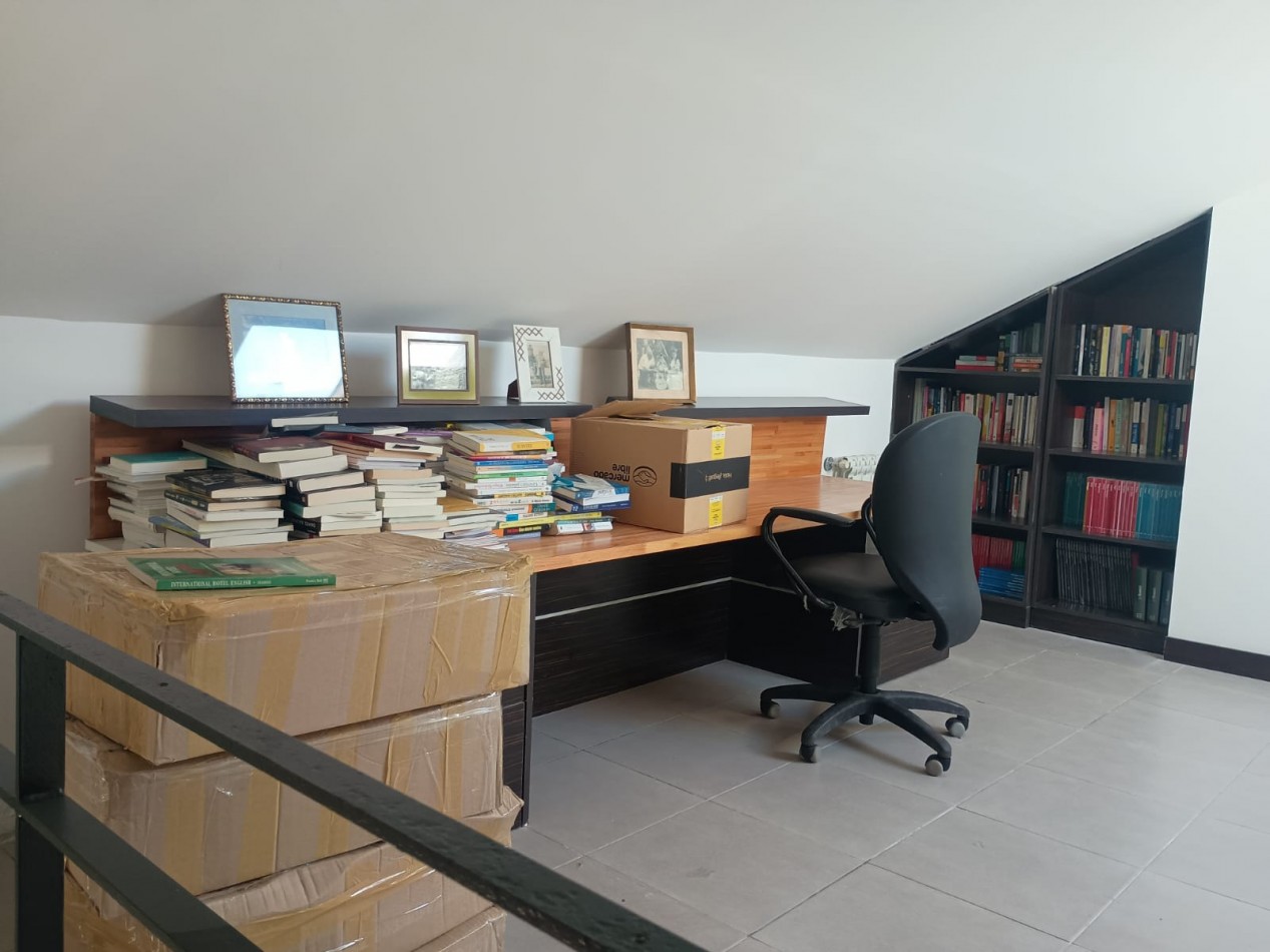 IMPONENTE CHALET EN ARENAS DEL SUR