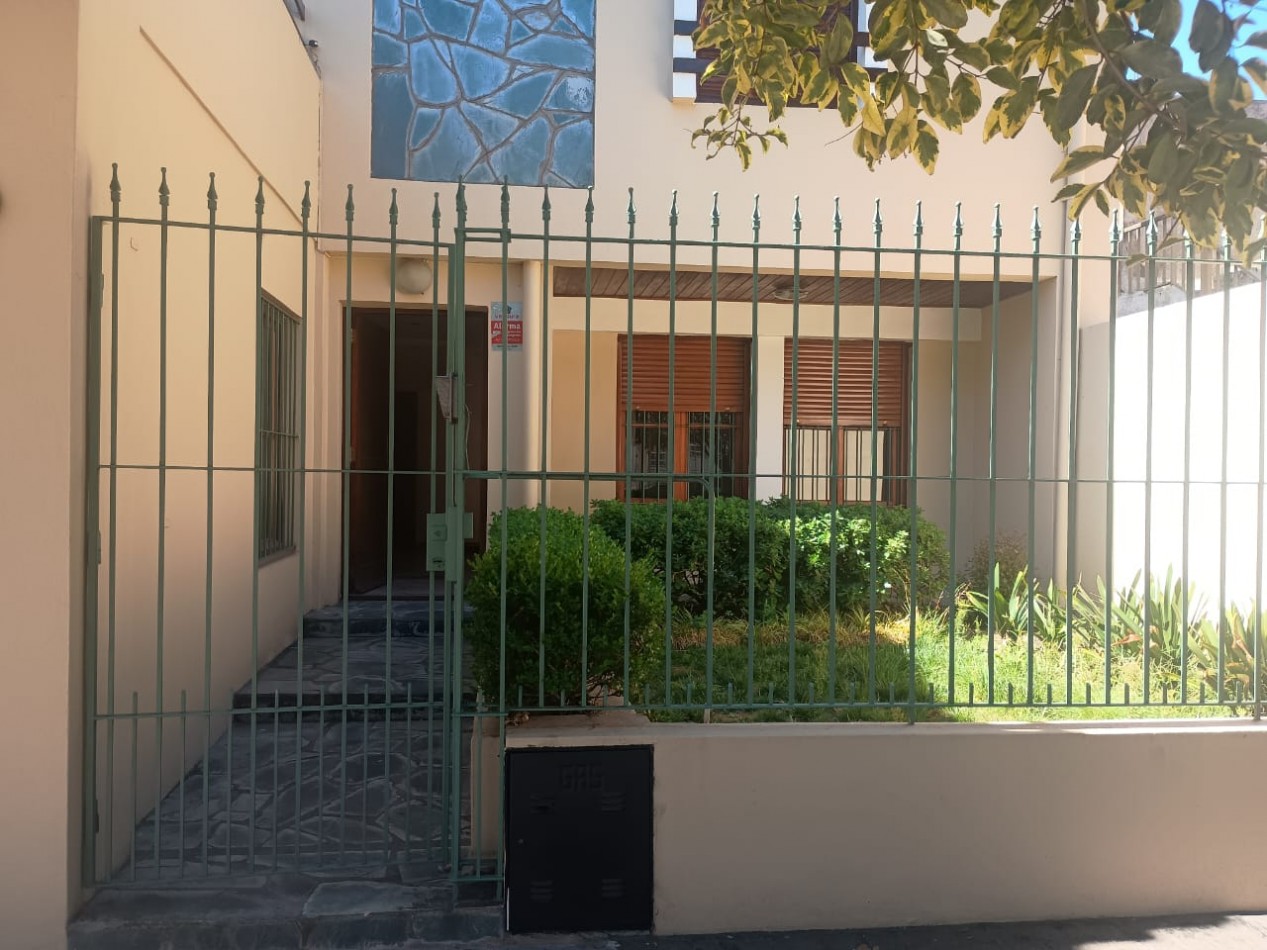 CHALET EN ZONA POMPEYA