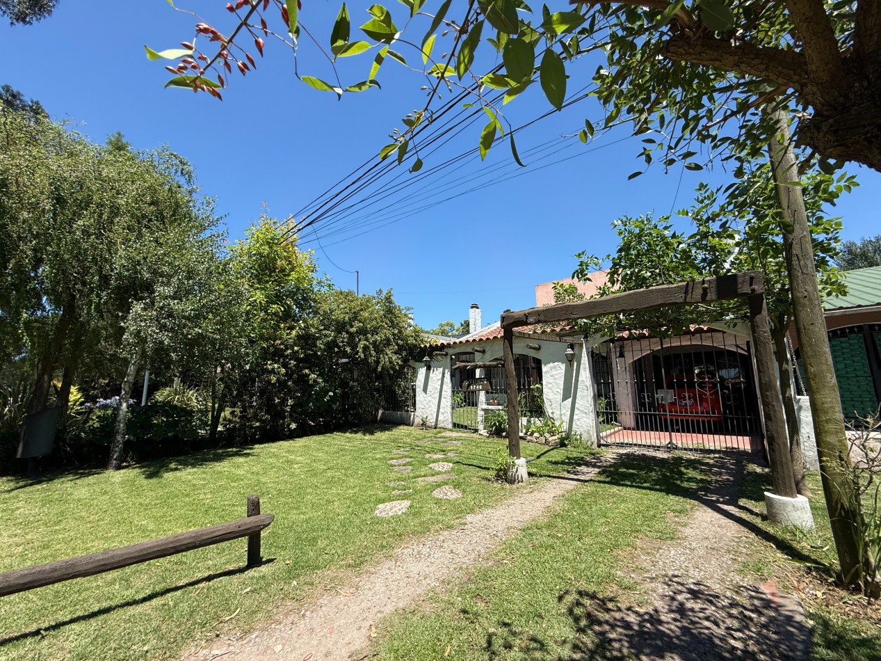 HERMOSO CHALET EN VENTA EN BARRIO LA FLORIDA