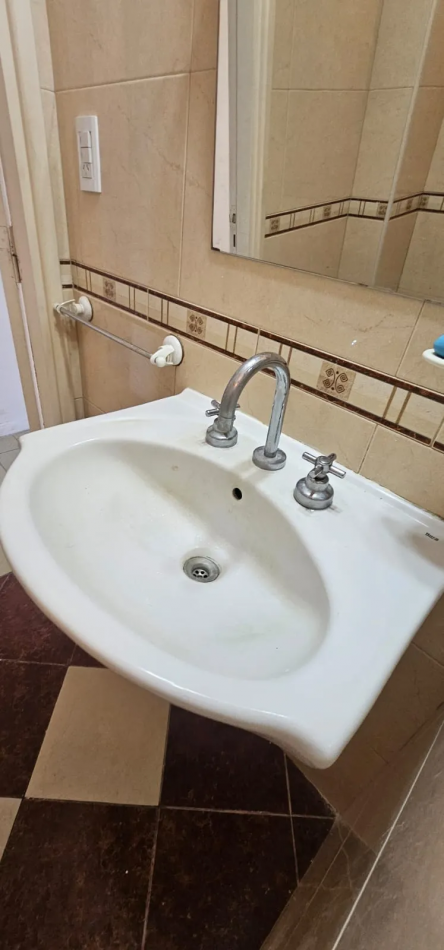 DEPARTAMENTO 2 AMBIENTES EN VENTA CENTRO, A METROS DE PLAZA MITRE