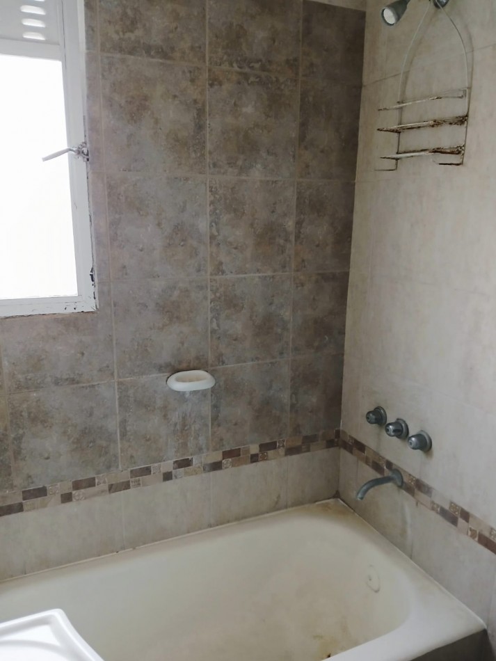 2 AMBIENTES CON BALCON A LA CALLE ZONA TRIBUNALES