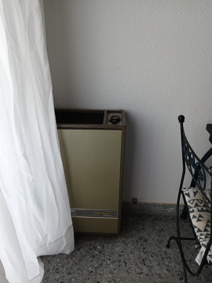 2 AMBIENTES CON BALCON A LA CALLE ZONA TRIBUNALES