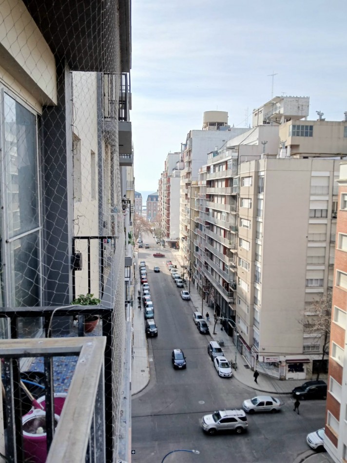 2 AMBIENTES CON BALCON A LA CALLE ZONA TRIBUNALES