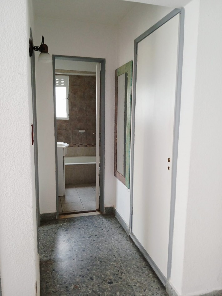 2 AMBIENTES CON BALCON A LA CALLE ZONA TRIBUNALES