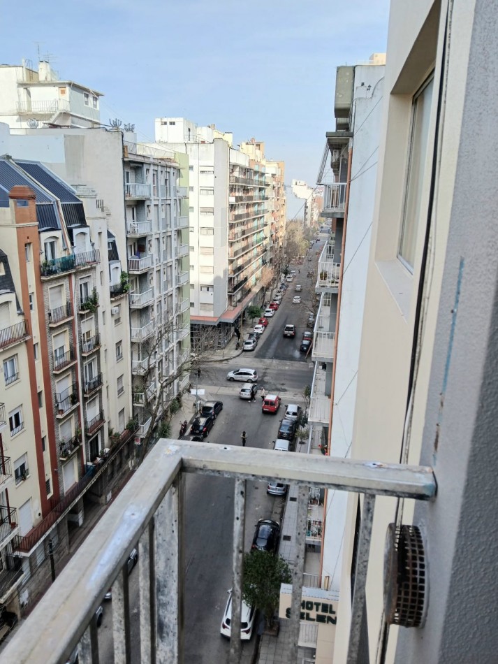 2 AMBIENTES CON BALCON A LA CALLE ZONA TRIBUNALES